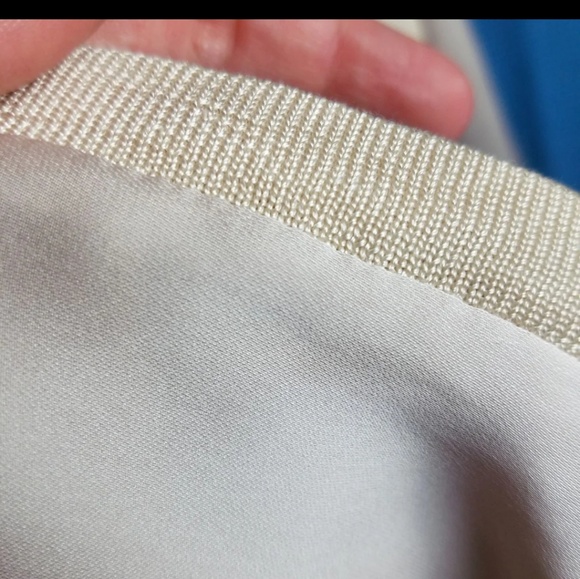 Nwot! White House Black Market Silk Card - Picture 8 of 8